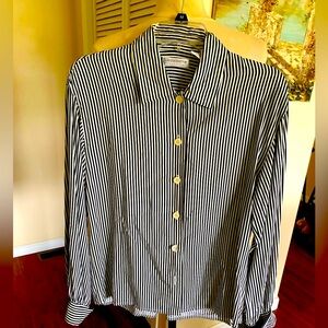 Liz Claiborne Black and White Casual Button Down blouse, excellent condition